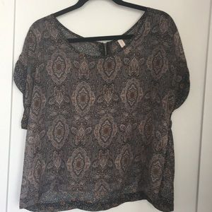 Multi-color short sleeve blouse